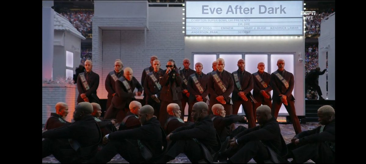 united_by_unity's tweet photo. Anyone else notice the total lack of racial diversity in backup dancers and, except for Eminem, the performers during the #SuperBowlLVI #superBowlhalftime half time show? Eminem then took the knee, against racism, during an event that was totally exclusive of other races? WTF https://t.co/6L3Z35rAx4