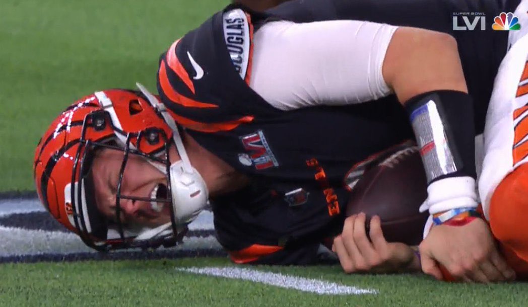 barstoolsports's tweet photo. Take all of our knees, Joe. https://t.co/xm7gNfu6VW