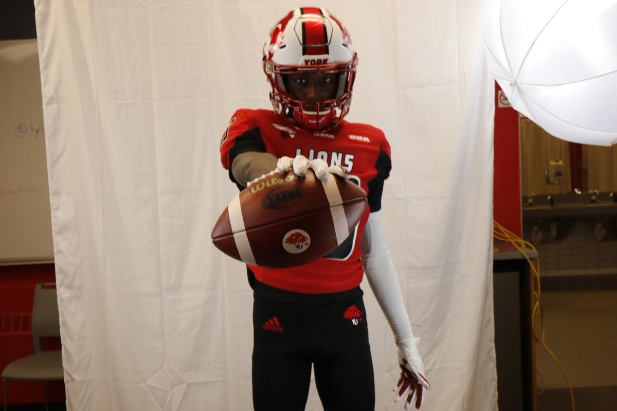 MathieuGale4's tweet photo. Thank you @YULionsFootball for the amazing visit. I had a great time! @CoachCraney @coachokpro @CoachGriffithYU https://t.co/yJIYNFrWvC