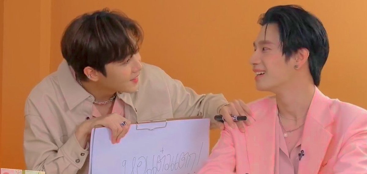 Eli_larai's tweet image. Sometimes you meet someone and it&apos;s so clear that you&apos;re somehow meant to be together.  Whether as friends, as lovers, or as something else entirely, they just work well together♡ Happy Valentines Day💌
#DayoflovePROMMARK #พร้อมมาร์ค  #PromMark