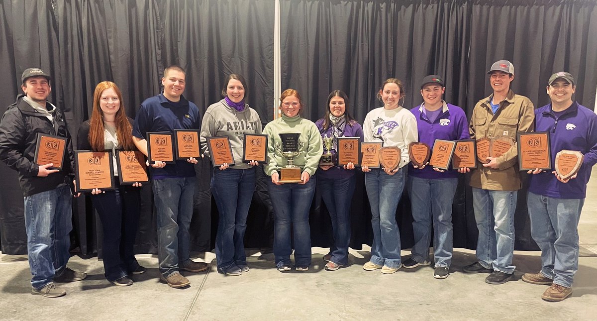 TravisOQuinn's tweet photo. Congratulations to the 2022 South Plains Champion Team! Great performance by the team winning 6 different divisions and the overall contest. Congratulations! #KStateMeatJudging2022 #GoCats https://t.co/WAm3Q8gFnI