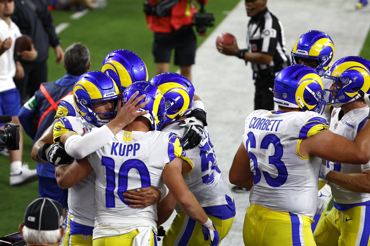 GDaumail's tweet photo. Téma la taille du Rams ! #lequipeNFL #SuperBowl #Rams https://t.co/4XiZOTYvP4