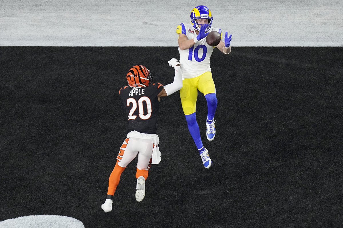 BrennaGreene_'s tweet photo. Here’s several views of Cooper Kupp’s game winning touchdown via AP images. https://t.co/PUSHc25Odg