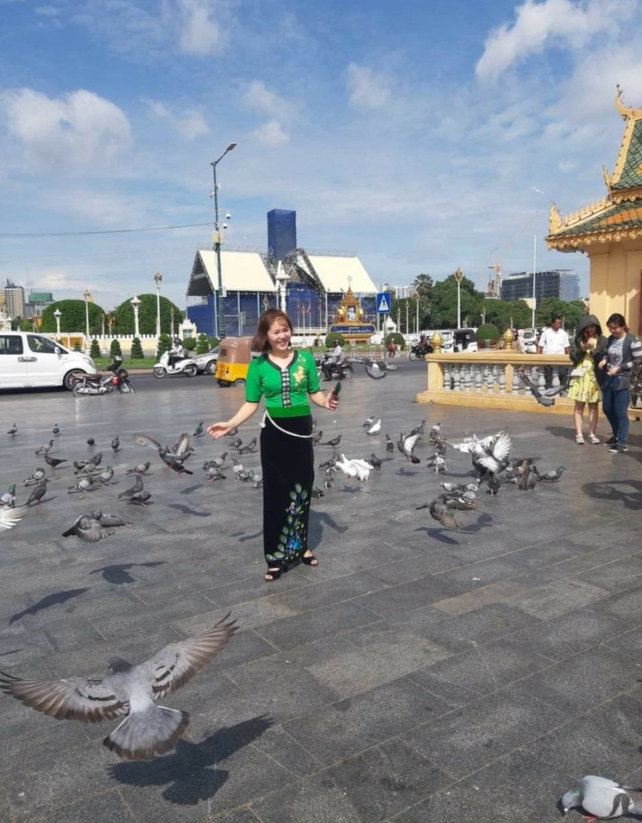 ThungTham's tweet photo. Vitae is the first and only social network that shares benefits for users. It really brings happiness to users.  Why did the Belgian lawyer and government block the Vitae website and make us lose our jobs? Free Vitae? @fodspfbosa @belgiumbe #ecops_police,@federalepolitie @SkyNews https://t.co/8Y1dvVgGdF