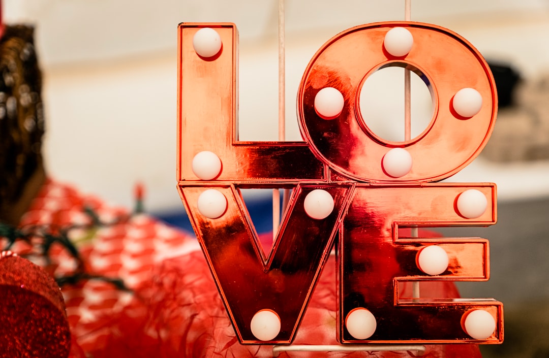 81Clean's tweet photo. Loving is not just looking at each other, it’s looking in the same direction. Happy Valentine’s Day

Clean 81.3 fm-Clean Online Radio Winnipeg 

https://t.co/UMiUetc1pN https://t.co/4gWsBXElT1