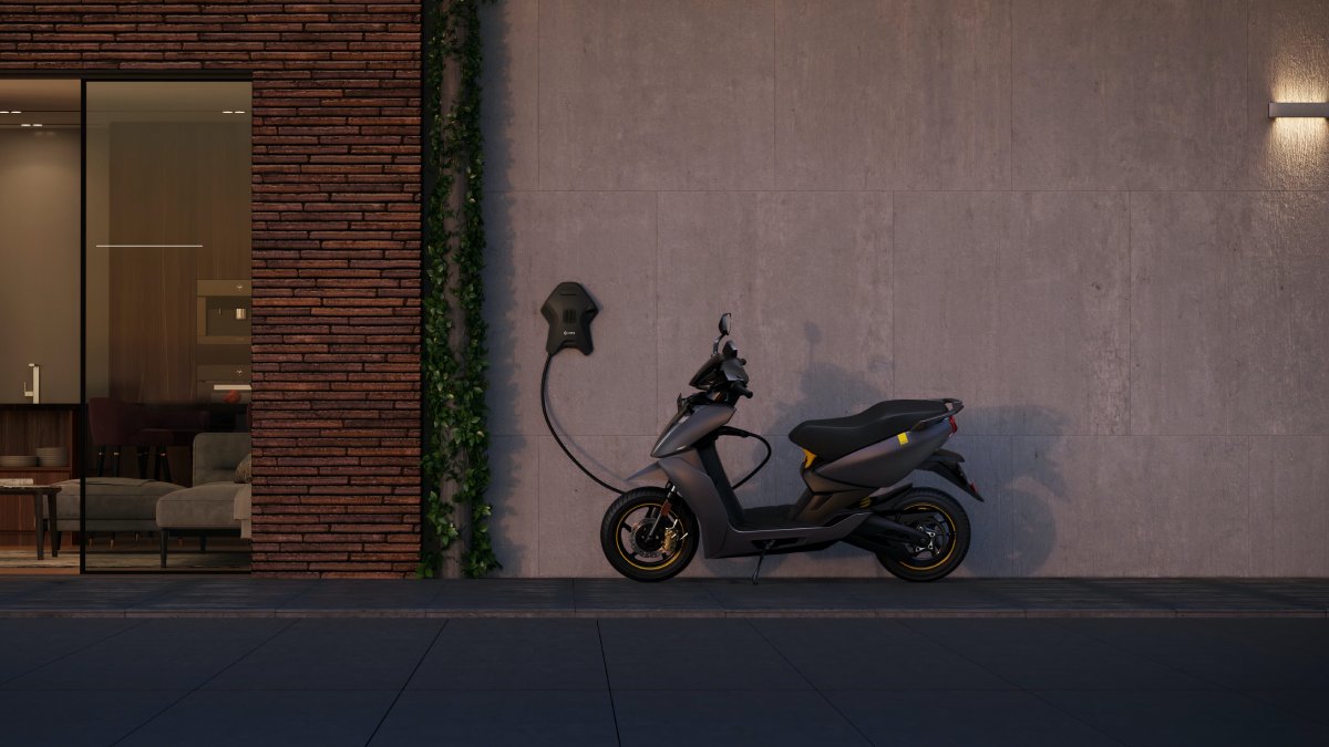 What are the top electric motorcycles under $5000?🏍
Read More From Here: bit.ly/3JuhhM3

#ebikes #ElectricVehicles #motorcycles #vehicles