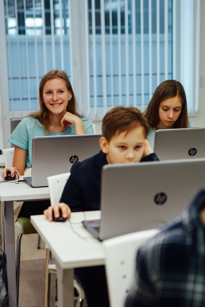 Создавать музыку с помощью искусственного интеллекта научатся хабаровские школьники на очередном «Уроке цифры».
khabkrai.ru/events/news/18…
