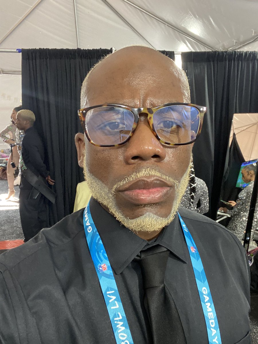 MightyMykell's tweet photo. So grateful to be from LA, perform at the halftime show and to watch the @RamsNFL win! @NFL #SuperBowlLVI #HalfTimeShow2022 #RamsHouse #mightymykell @BlocLA https://t.co/tbQws1GidG