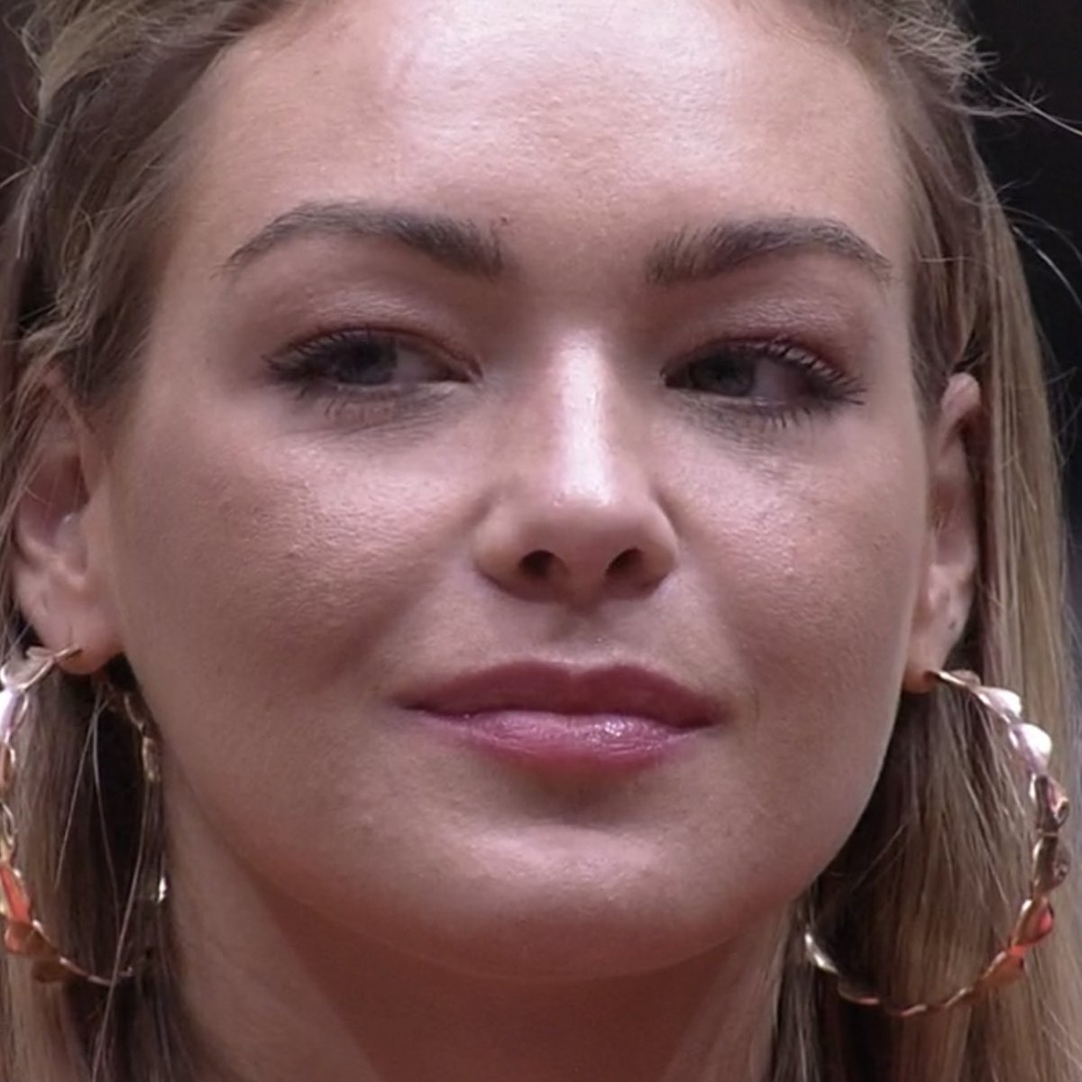 Dantinhas's tweet photo. Por essa elas não esperavam 

#BBB22 https://t.co/Qz2sUejbj4
