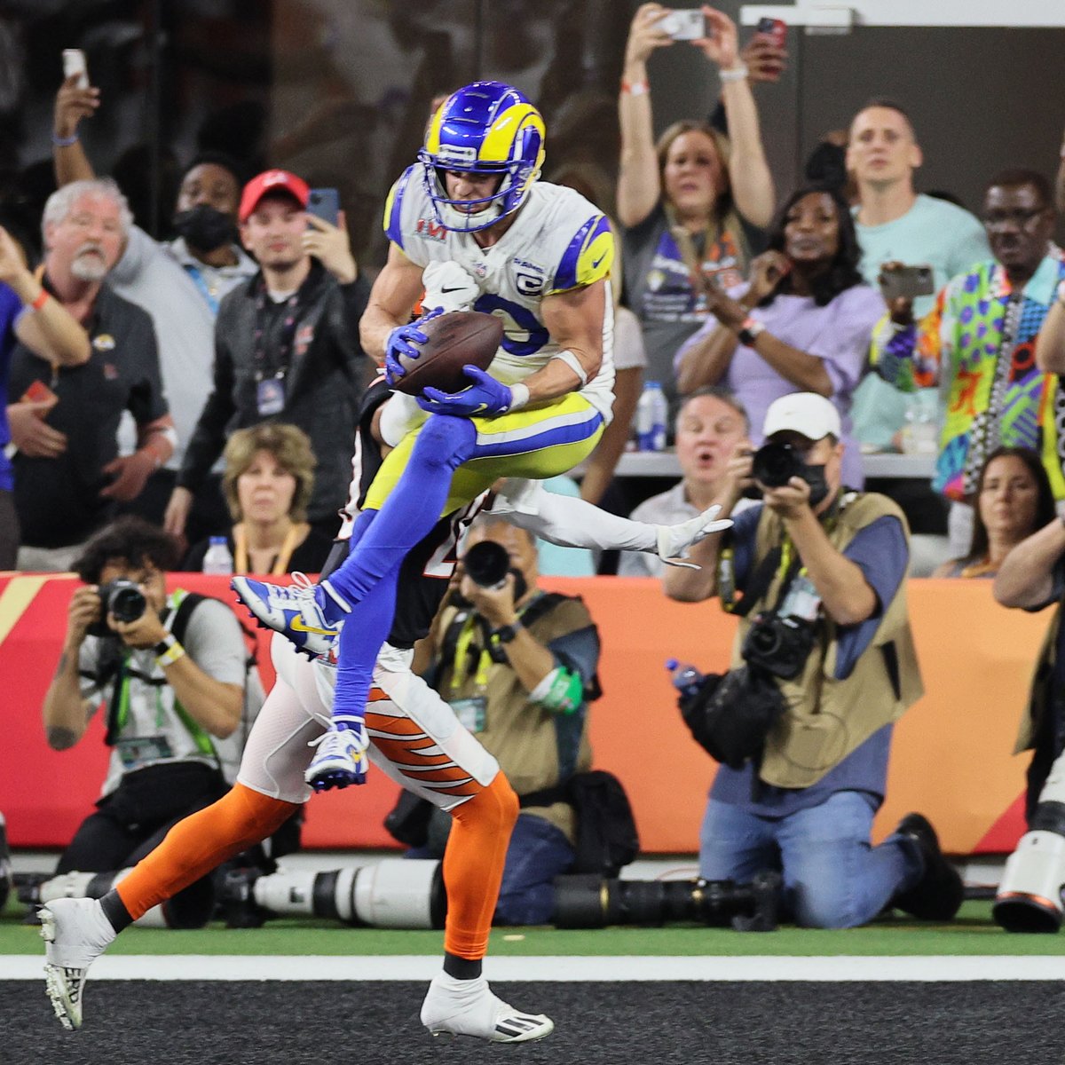 NFLonCBS's tweet photo. Only two players in NFL history have scored 6 REC TD in a single postseason en route to a Super Bowl title:

Jerry Rice &amp; Cooper Kupp

And they both took home SB MVP vs. the Bengals. https://t.co/ILdKOyBdZs