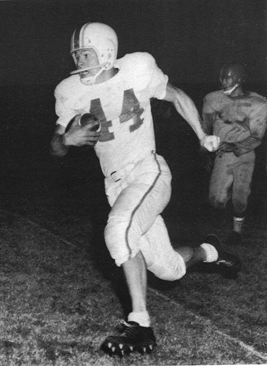 SamStrasner's tweet photo. As the @RamsNFL and their fans celebrate a Super Bowl win tonight, a fun fact: their all-time leader in career interceptions is @ArkansasTech alumnus Eddie Meador, who played for the Wonder Boys from 1955-58 and for the Rams from 1959-70. @ATU_Athletics @ATUFOOTBALL https://t.co/uIUoo8TWmw
