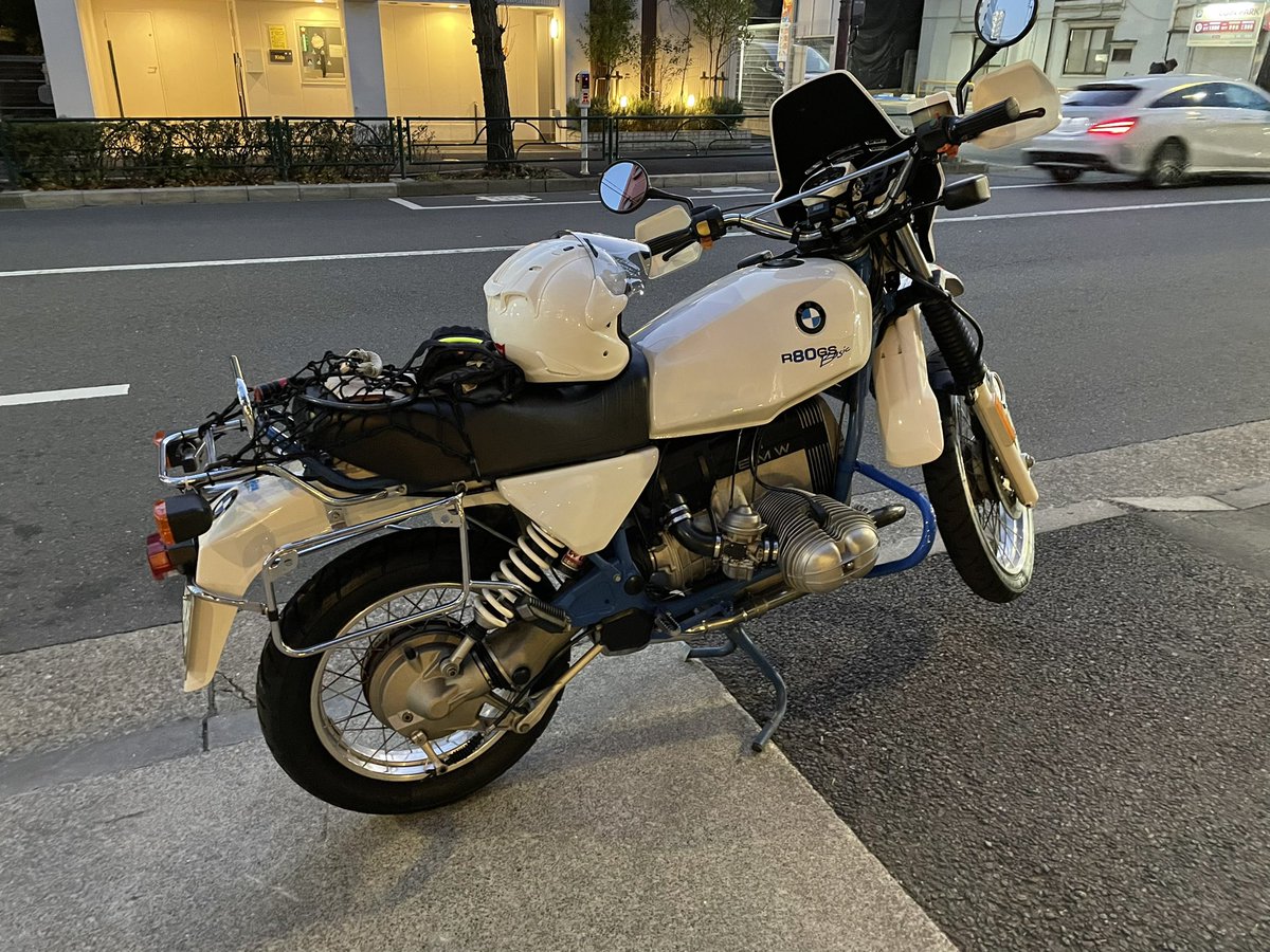 BMW_M1000R's tweet photo. 寒さにマケズ今日も走るよー。

#R80GS #R80GSbasic https://t.co/KjPR7zNtKd