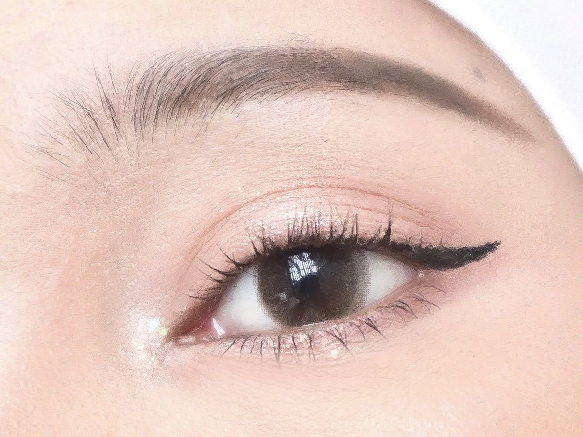 falapitha's tweet photo. ใครตาแห้งแนะนำคอนแทคเลนส์แบรนด์นี้เลย #glamcontactlens สีแบบธรรมชาติมาก ใส่ไปเรียนได้ มี hyaluronic acid ช่วยให้ความชุ่มชื้น ใส่สบายได้ทั้งวัน ตาไม่แห้ง แนะนำเลยค่า 💖 #Lookglam https://t.co/50XMiyHhlA