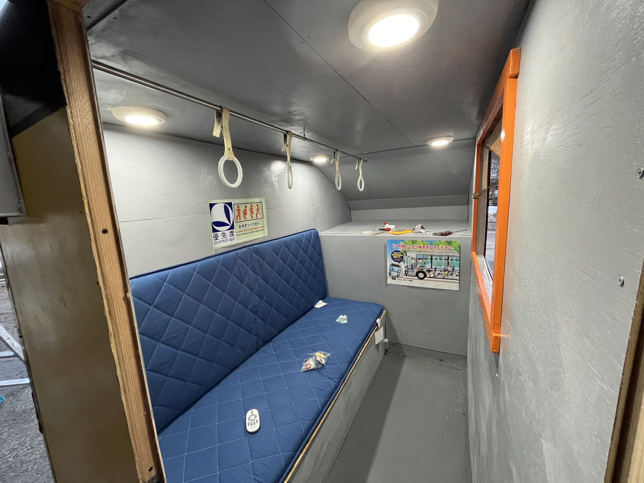 きくしんちゃんねる 軽トラキャンピングカー 内装に入りました オレンジの柱をもう少しアクセントで欲しいね ๑ ᴗ T Co J3yhdweedt Twitter