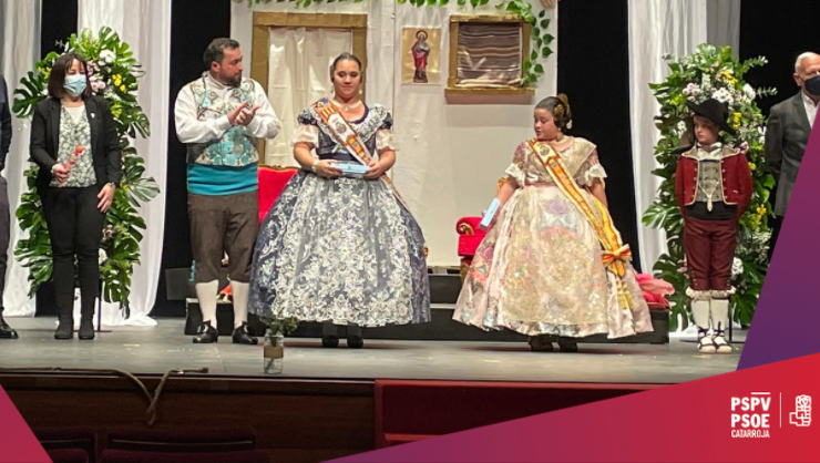 PSOE_CATARROJA's tweet photo. Un altre cap de setmana de @LorenaSilvent i la resta de components del Grup Municipal Socialista al costat de les falles de #Catarroja.
Divendres, amb la @FLBarraques.
#ComboiFaller 
#CatarrojaÉsFalles 
#LaTeuaVeu https://t.co/hIkWqANTnY