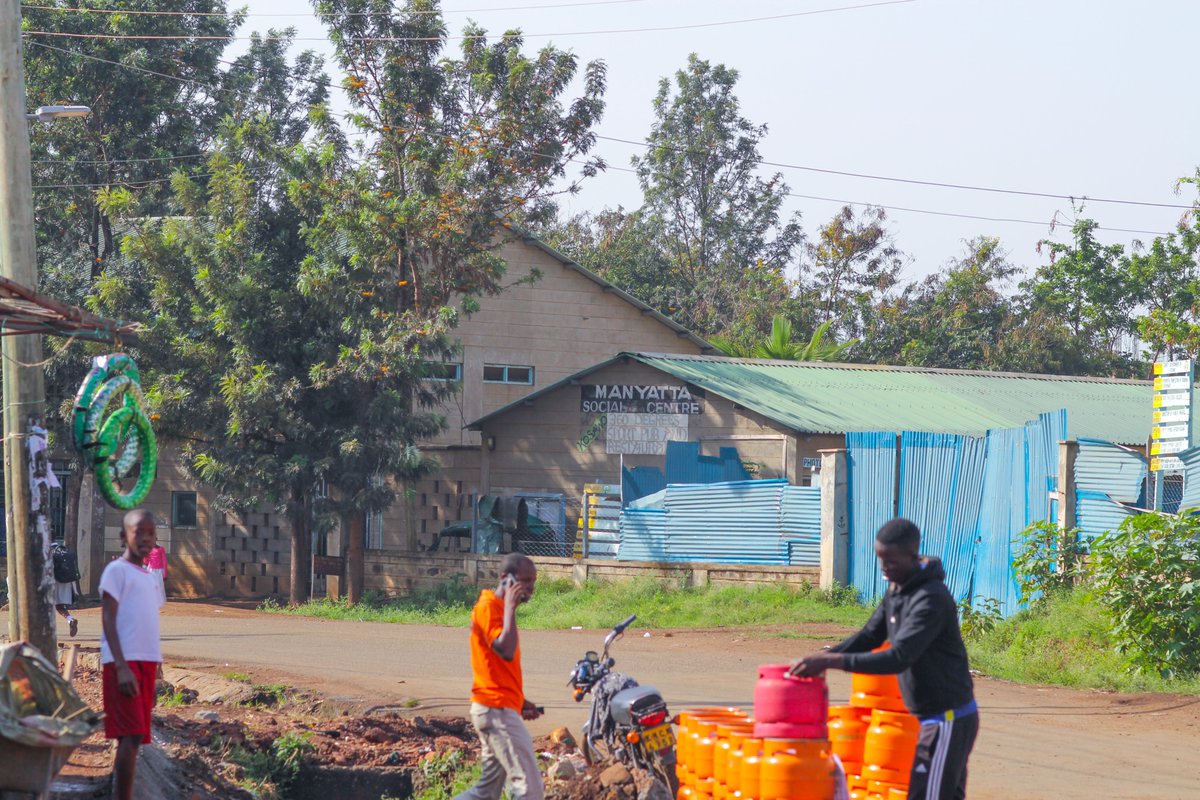 visit_kisumu's tweet photo. Good morning from Manyatta Estate, Kona Mbuta. Here, @KisumuCountyKE is constructing the new Kosawo Health Centre and as well upgrading the Manyatta Social Centre including street lighting, access road. Land lords here could see increase in value for real estate. #VisitKisumu https://t.co/dojanDsHMo