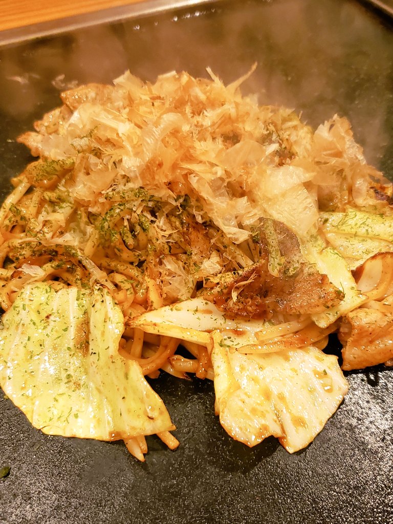 azabuichimaru's tweet photo. 皆さまお疲れさまです😊
今週も始まりましたね。
コロナも先週に比べて減りつつあるみたいで良かったです！
ただまだまだ多いのでいちまるでも引き続き安全対策をしっかりして元気いっぱい営業いたしますのでよろしくお願いいたします！ https://t.co/zzW6iqL3xc