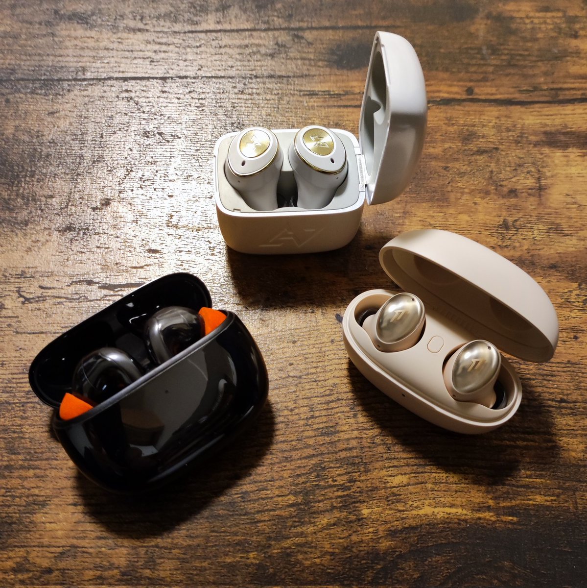 k56apps's tweet image. 手元にある aptX Adaptive 対応イヤホン達
Snapdragon Sound 認定のないイヤホンでもチップが対応してれば、96kHz/24bit で問題なく再生できる
コスパ的には 1more Color Buds2 はお得かもしれない

#FlipBudsPro
#TED01m2
#ColorBuds2