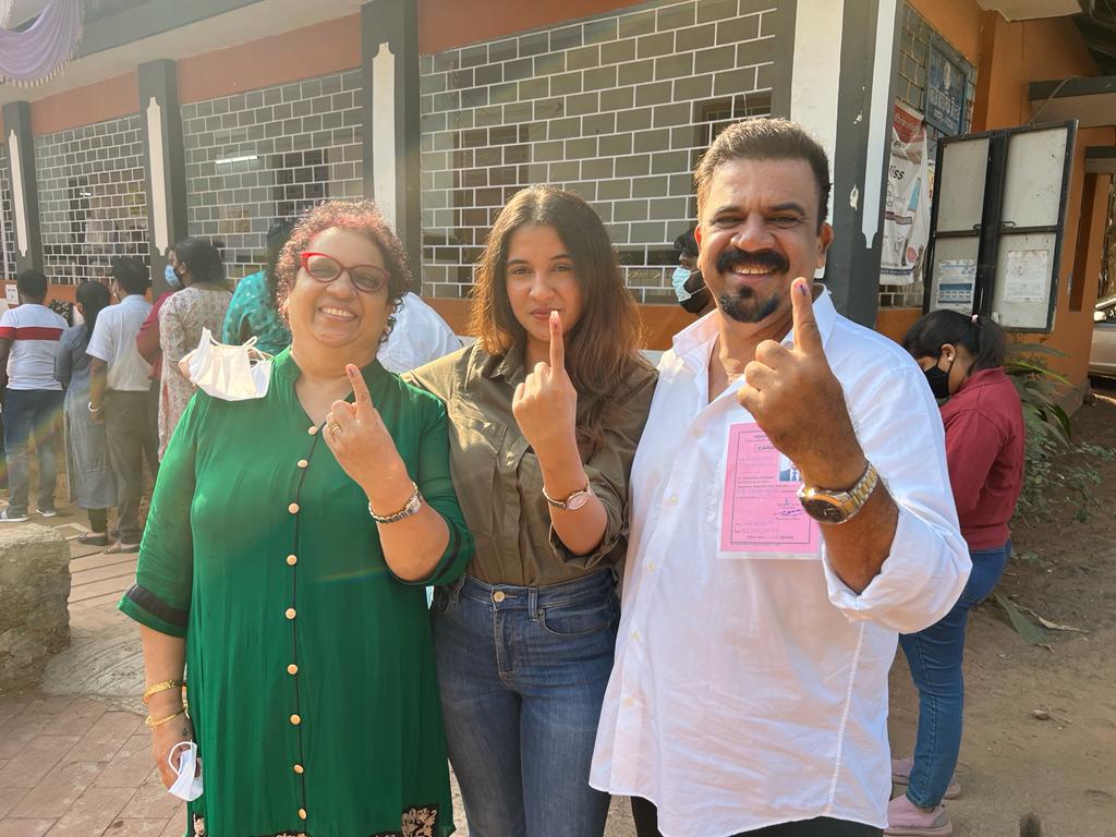 MenezesAnthony_'s tweet photo. The big day has finally arrived! My family and I stepped out to cast our votes for the betterment of Calangute Constituency. Have you voted yet?

#AnthonyMenezes
#AnthonyMenezesForBetterChanges
#AmchemMotAnthonyBabak
#ForThePeopleOfCalanguteConstituency
#Calangute https://t.co/vLmoLsbVgu