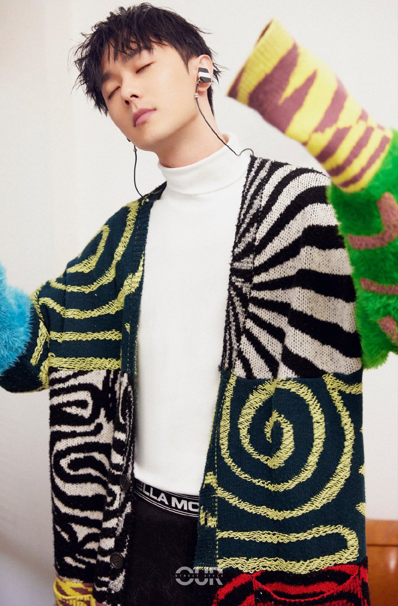 cdrama_update's tweet photo. 220214 我们的街拍时刻 (Our Street Style) weibo update
More pics - https://t.co/GgR3dfzip6
#PatrickShih #ShiBoyu #施柏宇 https://t.co/Pny4FXnbfk