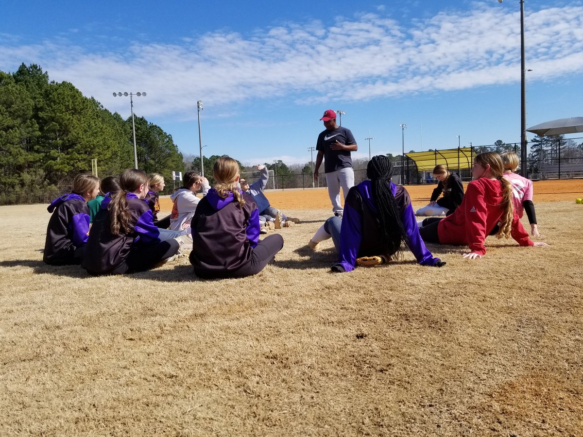 643 Softball tweet media