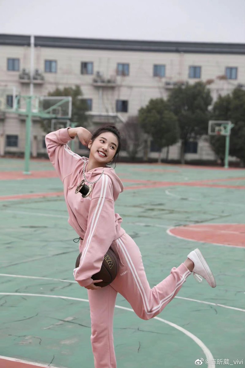 220214 천신웨이 웨이보 

《宝X丽情人节限定款》
#心动营业中# ​​​

#陈昕葳 #천신웨이 #ChenXinwei #シンウェイ