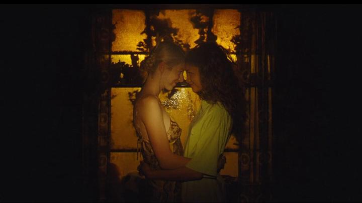 vindin972's tweet photo. @euphoriaHBO @Zendaya 
#euphoria
#euphoriaspace
#Ruexjulessupremacy💜 
We ALL need rue and Jules to get back together 🥺🥺💜💜 
I know the tensions got high after Elliot and Jules told rue's mom about the Drugs but rue wasin every right to be mad and runaway!
Continued below ⬇️ https://t.co/bCA21ir35y