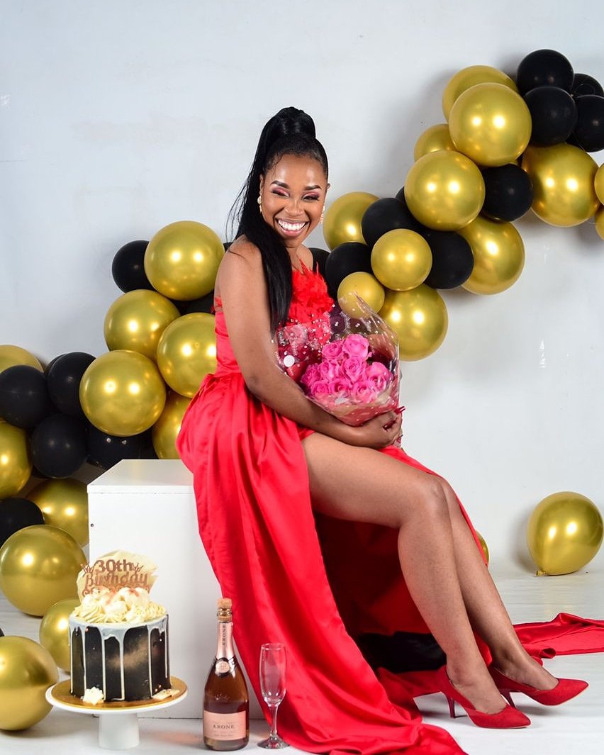 Nothando_love's tweet photo. I am not holding back any joy today. I will love every minute of today and laugh as much as possible because it's my special day. As I enter into my 30's it's time to let go of past grievances and explore the world with no limits.

Heartfelt 30th birthday to me🎂❤️

#14Feb ❤️ https://t.co/8lWj1Dm29E
