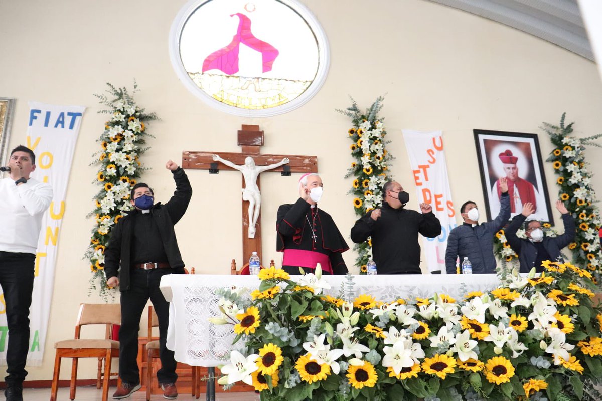 arzobispojorge's tweet photo. Inolvidable primer encuentro con los jóvenes de la Arquidiócesis de Xalapa. Su amor a Jesus , su alegre modo de comunicarlo y  los detalles de gratitud en la eucaristía, me llenan de esperanza y energía espiritual . https://t.co/pdP2hrpcHX