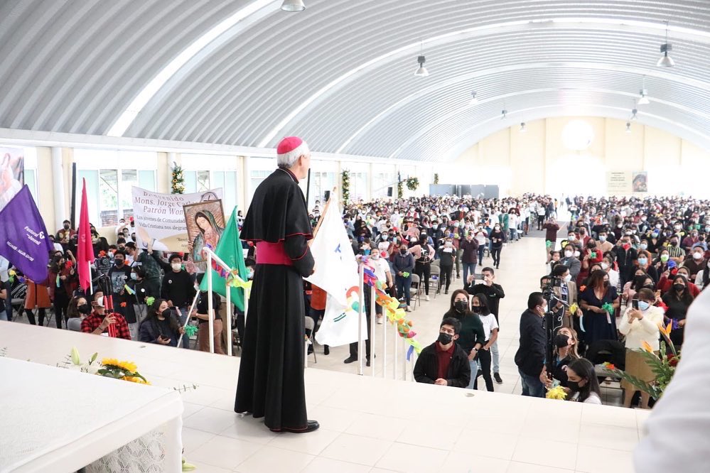 arzobispojorge's tweet photo. Inolvidable primer encuentro con los jóvenes de la Arquidiócesis de Xalapa. Su amor a Jesus , su alegre modo de comunicarlo y  los detalles de gratitud en la eucaristía, me llenan de esperanza y energía espiritual . https://t.co/pdP2hrpcHX