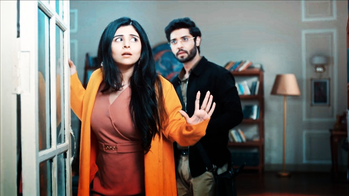 BusybeeReturns's tweet photo. Just Anu and Gungun being themselves.🤣🤣🤣

These two are my new comfort ship😻😻
#KabhiKabhieIttefaqSey #Anugun https://t.co/slO9NWgfMl