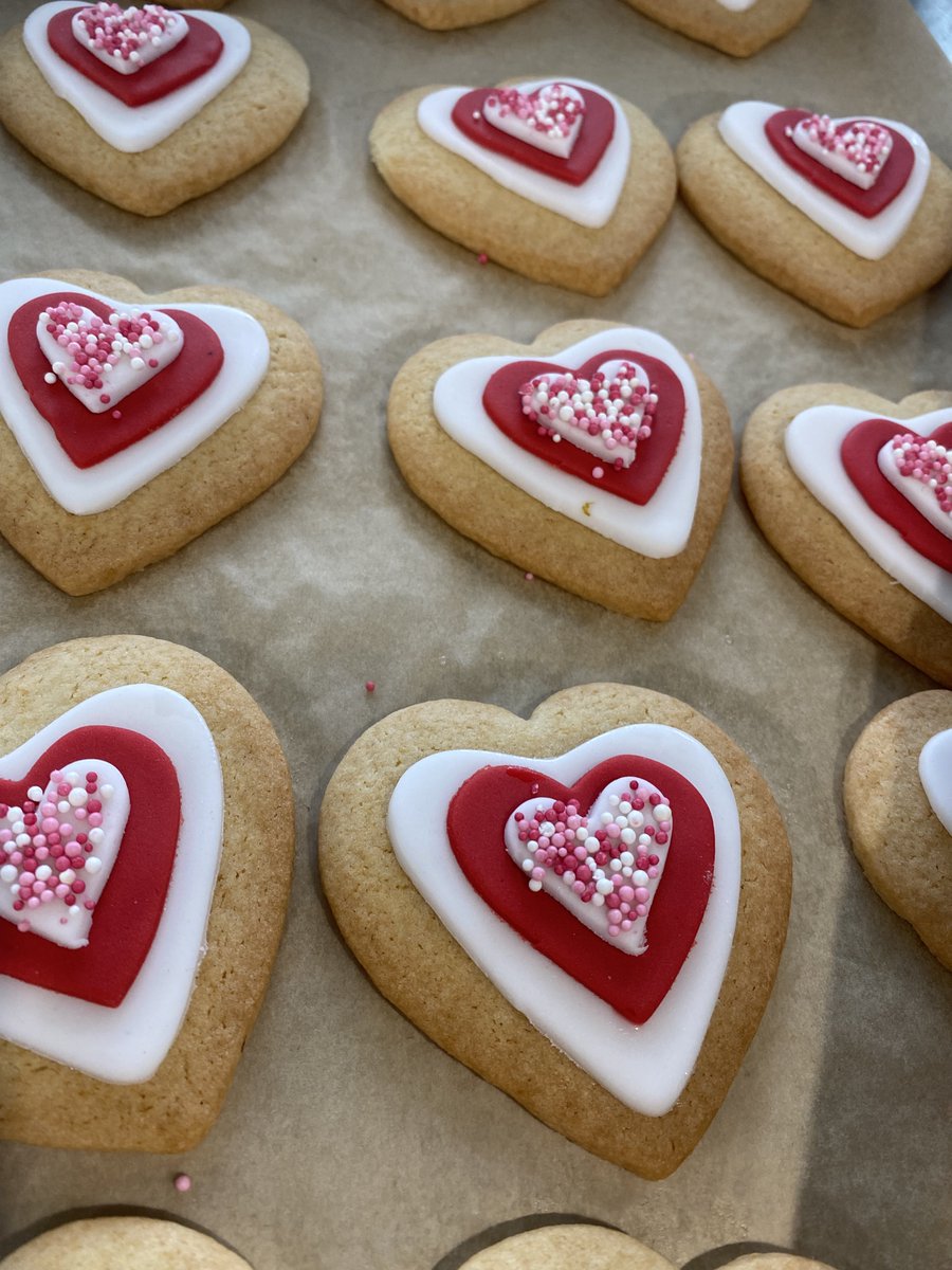 ahsbrisbane's tweet photo. Our talented Food Services team also spoiled students and staff with the most delightful, freshly bake Valentine's Day themed cookies in Cafe 547 today! https://t.co/4ykUXf73UT