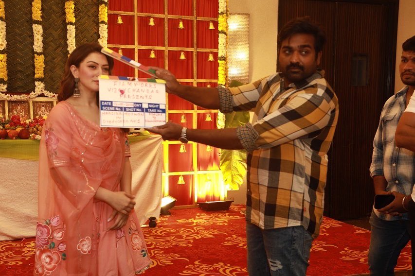 Congrats @vijayfilmaker ☺️ #ProductionNo1 @ihansika @FilmWorksOffl @sabari_gireesn @gurusaravanan @shakthi_dop @Gopaljames1 @RIAZtheboss @CtcMediaboy