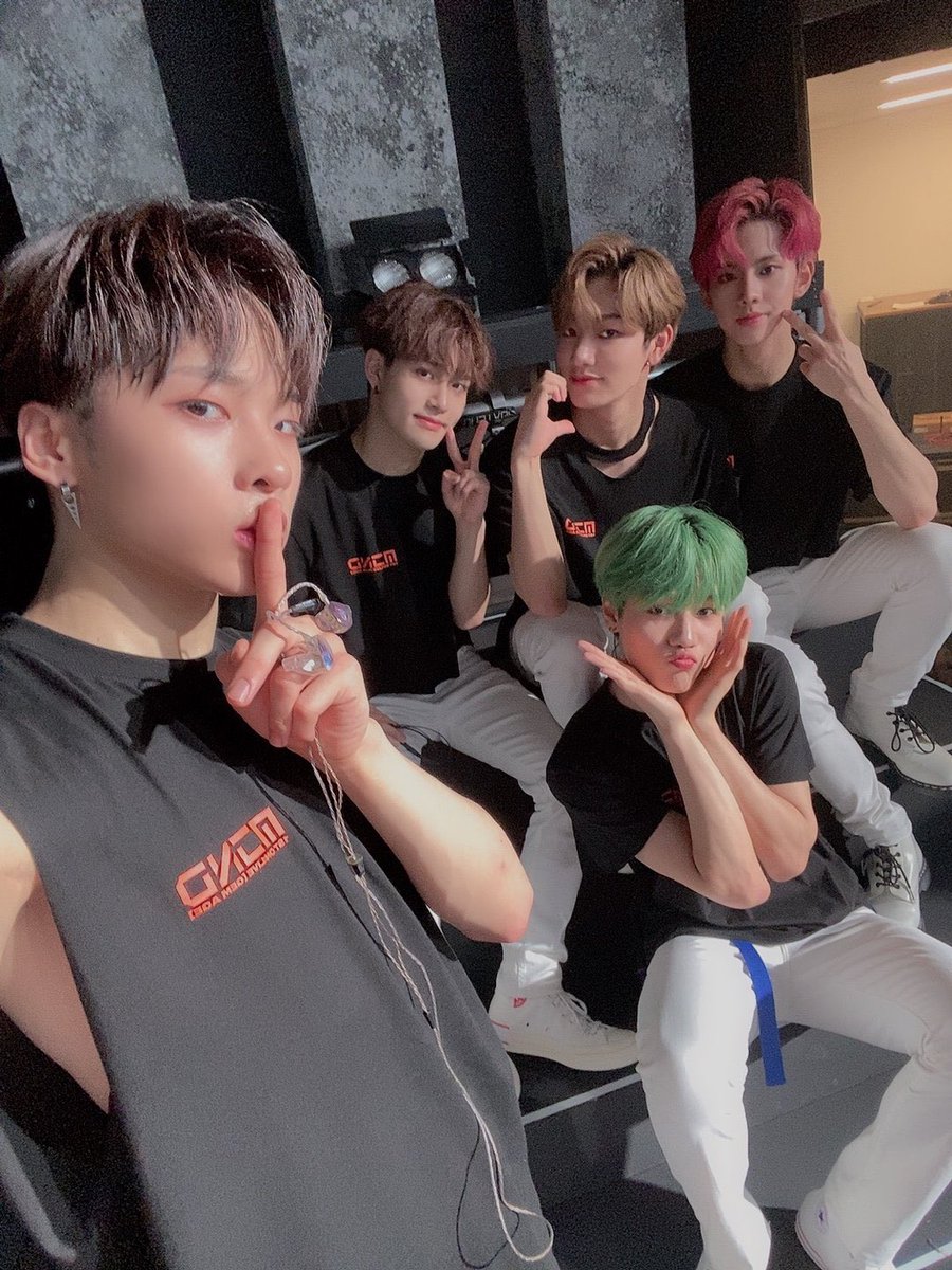 clean_armpitS2's tweet photo. MCND 캐슬제이 https://t.co/pFxa23Nyv7