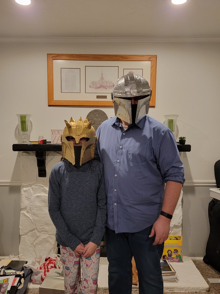 mikecallangelo's tweet photo. This is the way... We get ready for Valentine's Day at our house. Father daughter matching themed boxes. #Mando https://t.co/VF7i8dXSDH