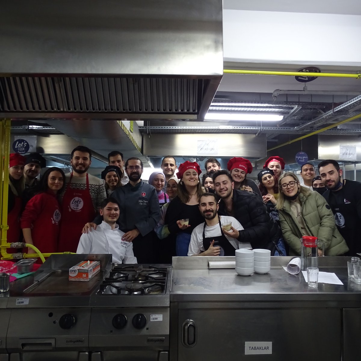 altinbasalumni's tweet photo. İkincisini gerçekleştirdiğimiz Mezun Mutfakta “Sevgililer Günü” etkinliğimizde keyifli dakikalar geçirdik.

We had pleasant moments in our Alumni in the Kitchen "Valentine's Day" event, which we held for the second time.

@AltinbasUniv https://t.co/QIaNYowjgF