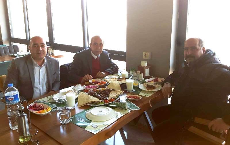 denizdibi444's tweet photo. Tadı damaklarda kalan Lezzetin Adresi: 'YEŞİLBADE Restoran' - Yeşilyurt ilçesinde  Nezih bir mekân.  Vadi içinde doğa ile baş başa olan Restoranda uğramadan olmaz. https://t.co/bGjtiNKKz1 https://t.co/JZlBMAsOiO