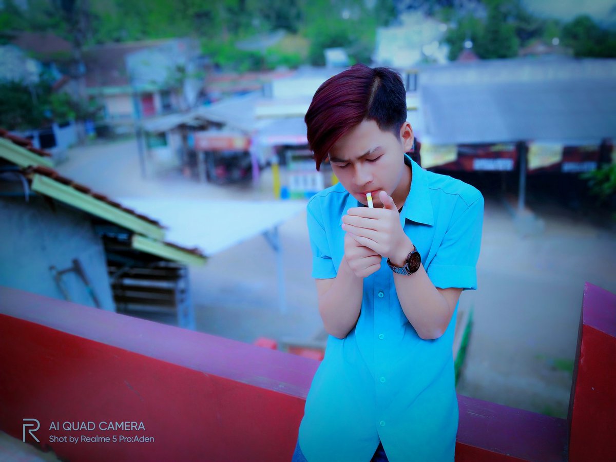 Jika hidup berawal dari mimpi,.mimpilah dalh hidup jngn hidup dalam mimpi😅