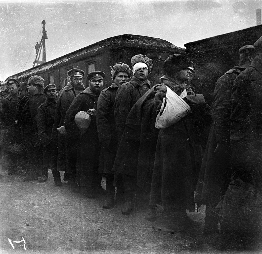 RT @PikeGrey1418: Wounded Russian soldiers arrive on a hospital train in Helsinki, 1914. https://t.co/OlZRdQ5o1R