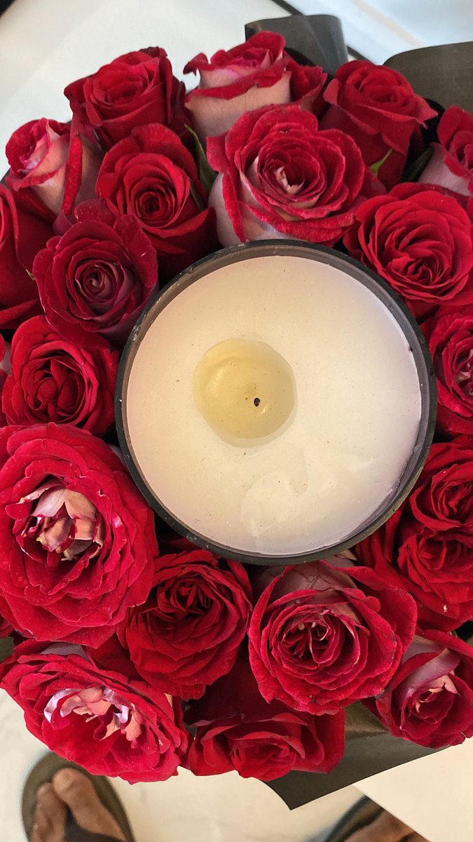 aakash1847's tweet photo. @interfloraindia I had ordered a flower arrangement from interflora with a candle in it . The candle which came with the arrangement was already used by someone else I WANT REFUND AS MY WHOLE EXPERIENCE OF GIFTING IS RUINED BY YOU https://t.co/CPdoLBjHph