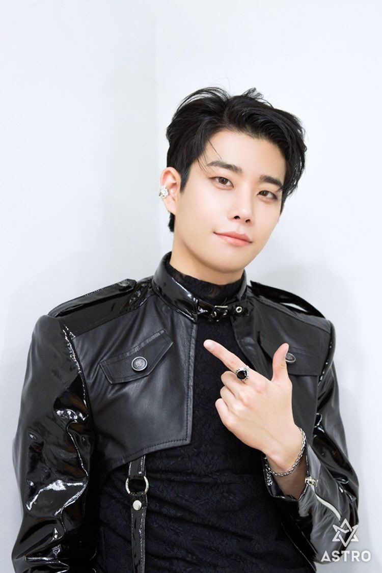 emjuseyo tweet picture