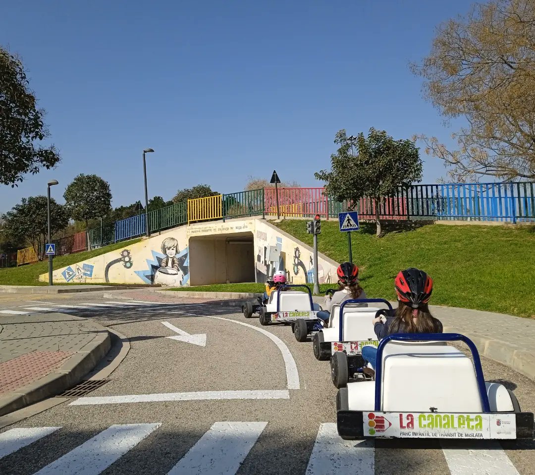GrupAnimat1's tweet image. Terminamos otro fin de semana cargado de faena en el Parque Infantil de Tráfico de Mislata, después de 3 cumpleaños y 1 jornada de educación vial, cambiamos el chip y nos ponemos en modo excursiones escolares 💪🏼💪🏼💪🏼

#Mislata #Animat_Style #EducacionVial #PITM #weekend #WorkHard