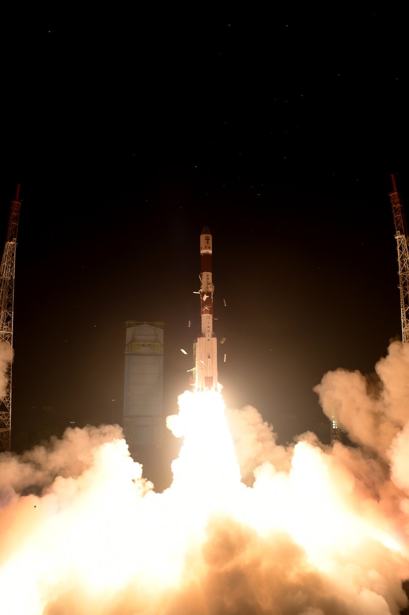 RevesdEspace's tweet photo. 🚀 Mission réussie pour le lanceur indien #PSLV qui a mis sur orbite cette nuit le satellite d’observation radar #EOS4.
📷 @ISRO #PSLV52 https://t.co/R3goojgzOu