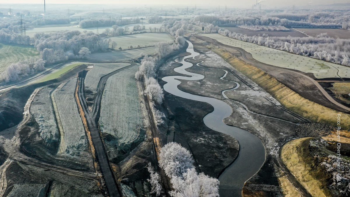 uli_paetzel's tweet image. #Valentinstag 2023? Den könnt ihr vielleicht schon mit lieben Menschen bei einer #Radtour über die #Emscher-Promenade verbringen. Die neue Promenade führt von #CastropRauxel über @StadtRE und @Stadt_Herne bis #Herten am Fluss entlang. #Emscherland Infos: bit.ly/3gLkXwh