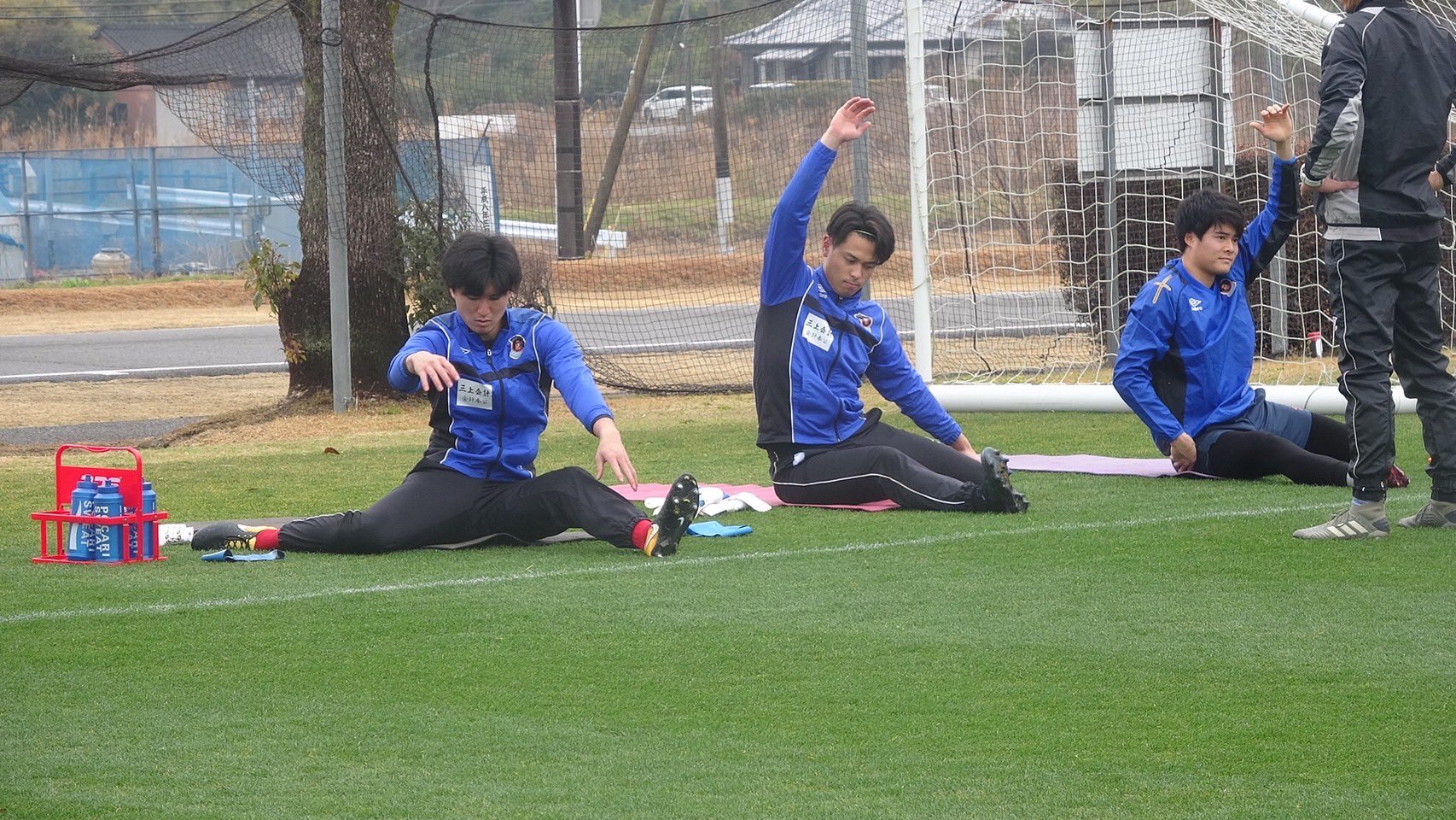 ラインメール青森 公式 宮崎キャンプ Gkトレーニング 今年のゴールキーパーは若い ラインメール青森 のゴールを守ってくれ 廣末陸 東島大成 成田雄聖 T Co Rzig9vxdjj Twitter