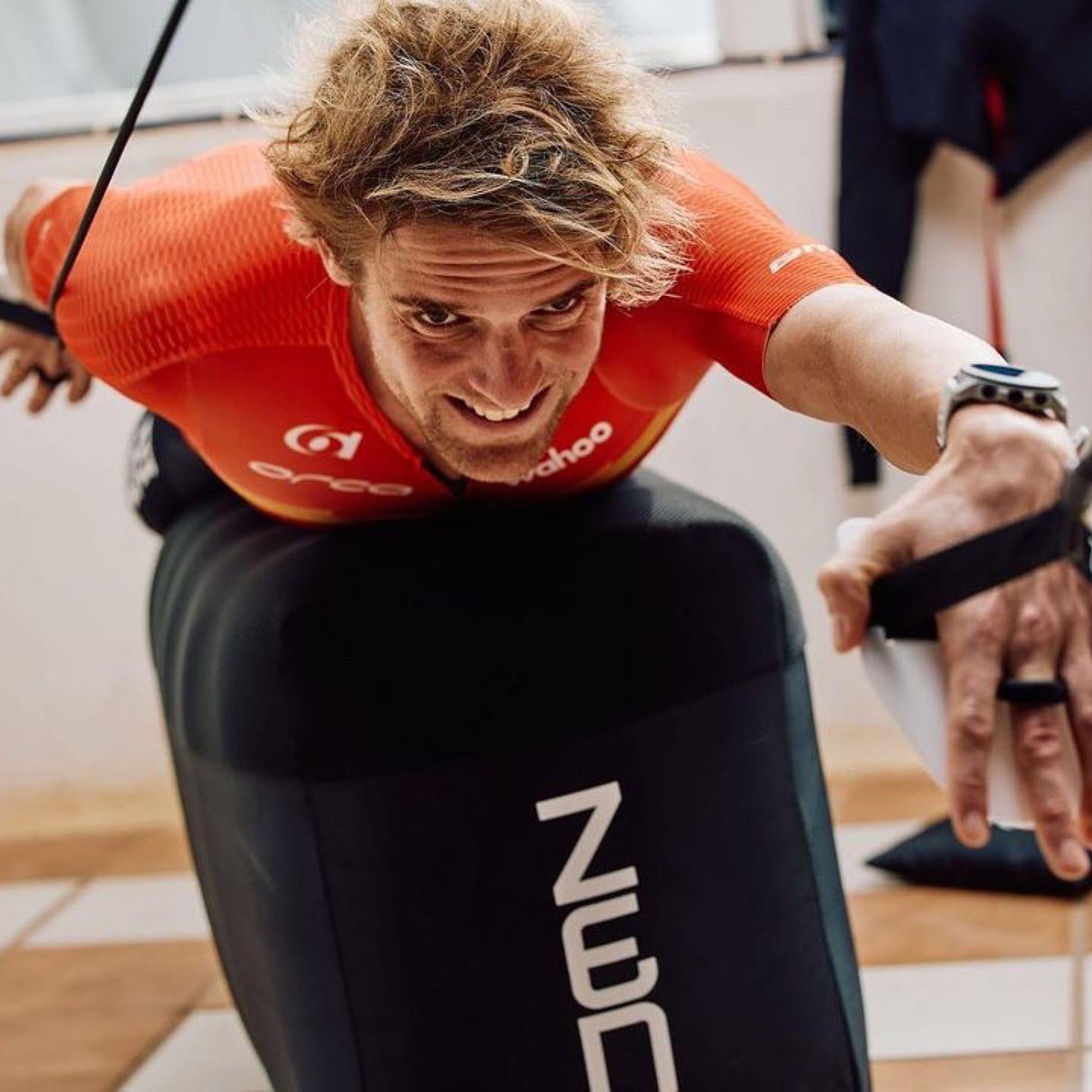 BianchiProTri's tweet photo. Some @zen8swimtrainer swim tips with @patriktriathlon
Two of the main things for how I use @zen8swimtrainer both as strength training and warm up👌
1. Working on the catch
2. Strengthen the push
What’s your experience with dry land training? 🤔 #triathlon #bmcprotri #zen8 https://t.co/rrlOAt7bip