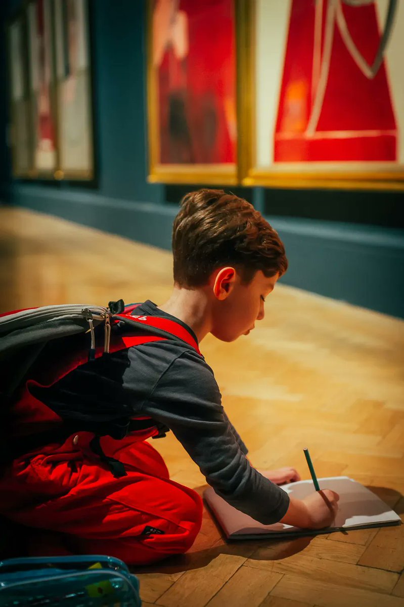 M in Profile Sketching #FrancisBacon's 'Second Version of Triptych' (1944) (Central Panel). 'Francis Bacon: Man and Beast' Exhibition at the Royal Academy <a href="/royalacademy/">Royal Academy</a> #portrait #youngartist #RAFrancisBacon #RoyalAcademy #LondonGalleries #Bacon #London #painting #artist