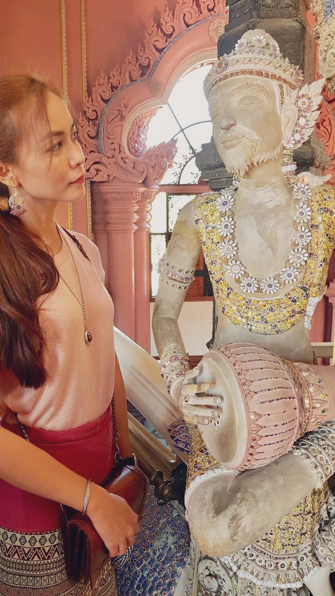 It's very lively when it's near Art. i love my thailand❤️❤️❤️