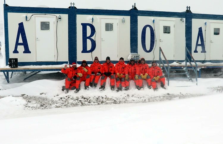 After 2 months of studying ice nuclei particles at the (very) remote #ABOA research station in #Antarctica, our #INAR scientists have packed the instruments and are on their way back home. Congratulation on their excellent work.