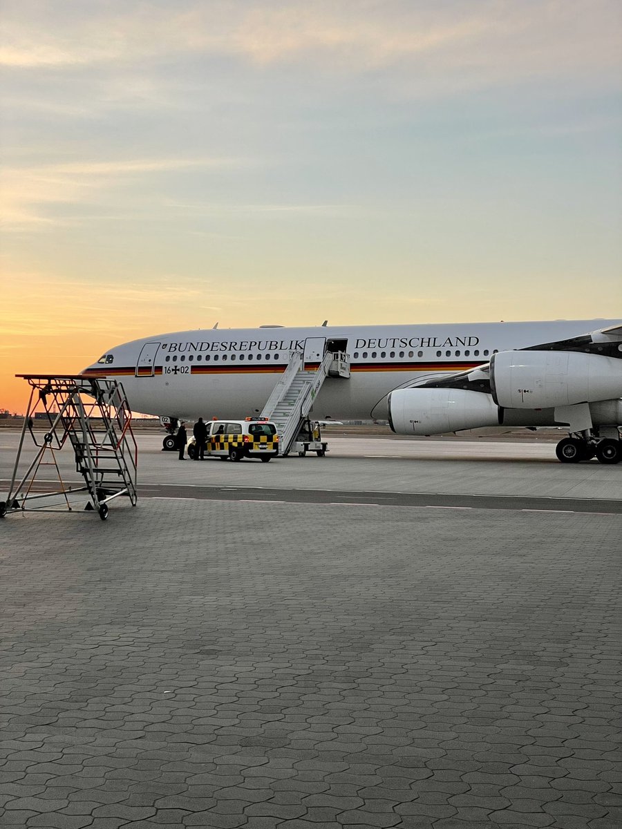 vonderburchard's tweet photo. Heading to Kyiv with Chancellor Olaf Scholz. Will stay there for some days to report for @POLITICOEurope about this crucial week for Ukraine 🇺🇦. Let’s hope for peace🤞 https://t.co/ctUFOsgwsw